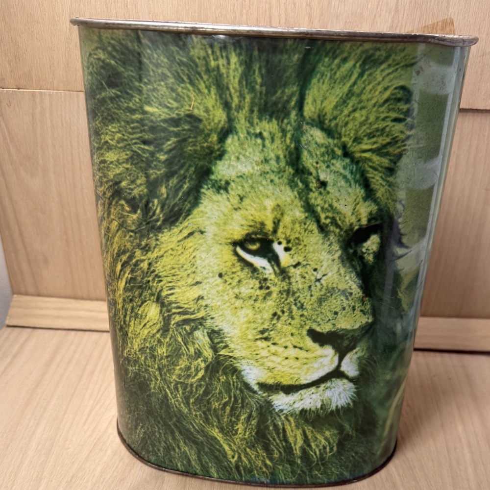 Vintage Cheinco Metal Tin Trash Can Waste Basket Lion head